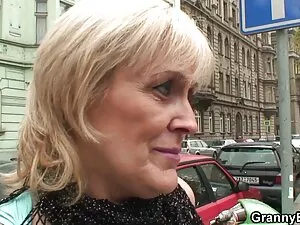 Tisztító nő zuhany s ...
