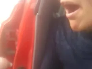A lány, aki ujját a  ...